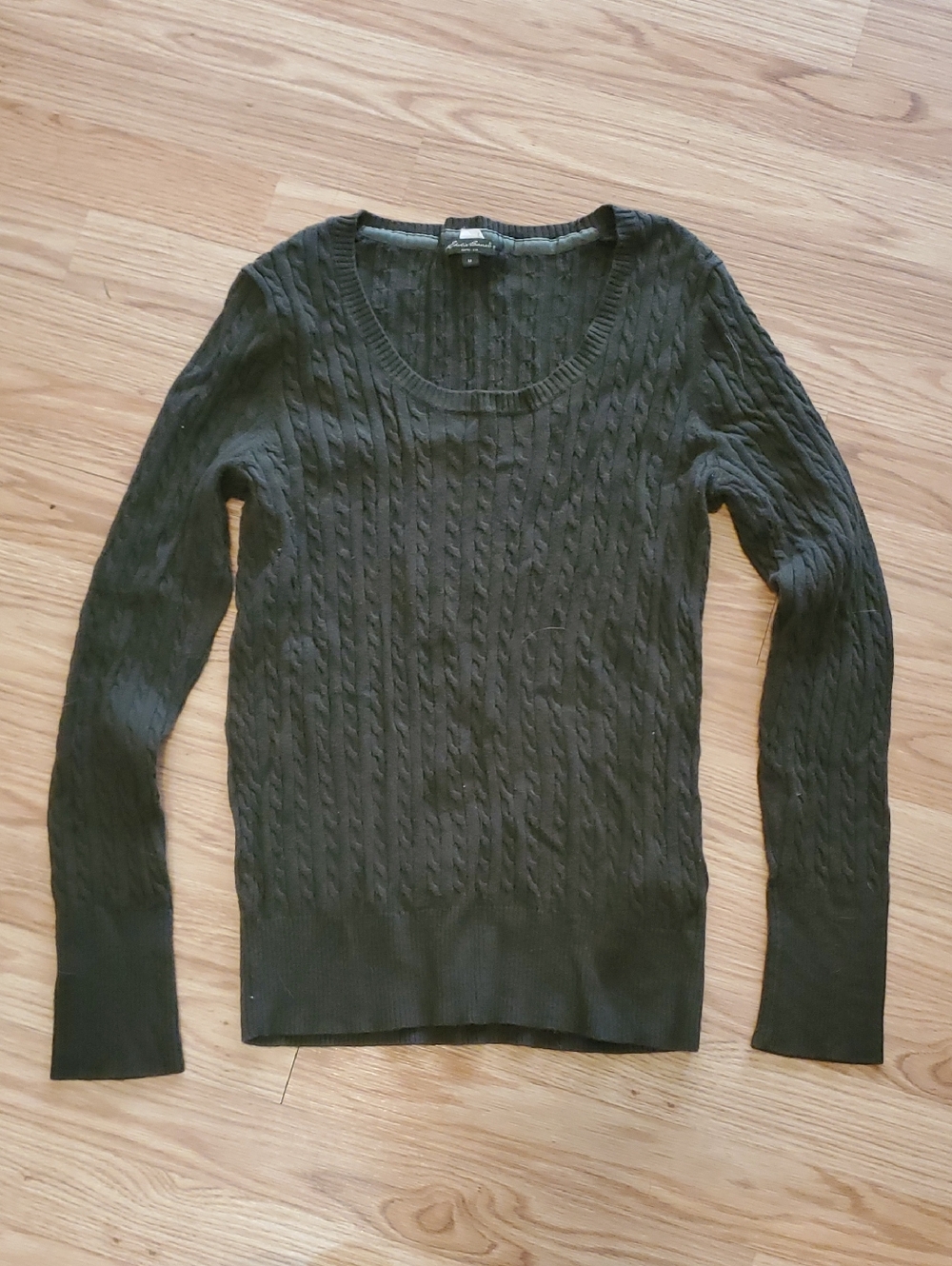 Eddie Bauer Women’s Olive Green Cable Knit Scoop Neck Sweater